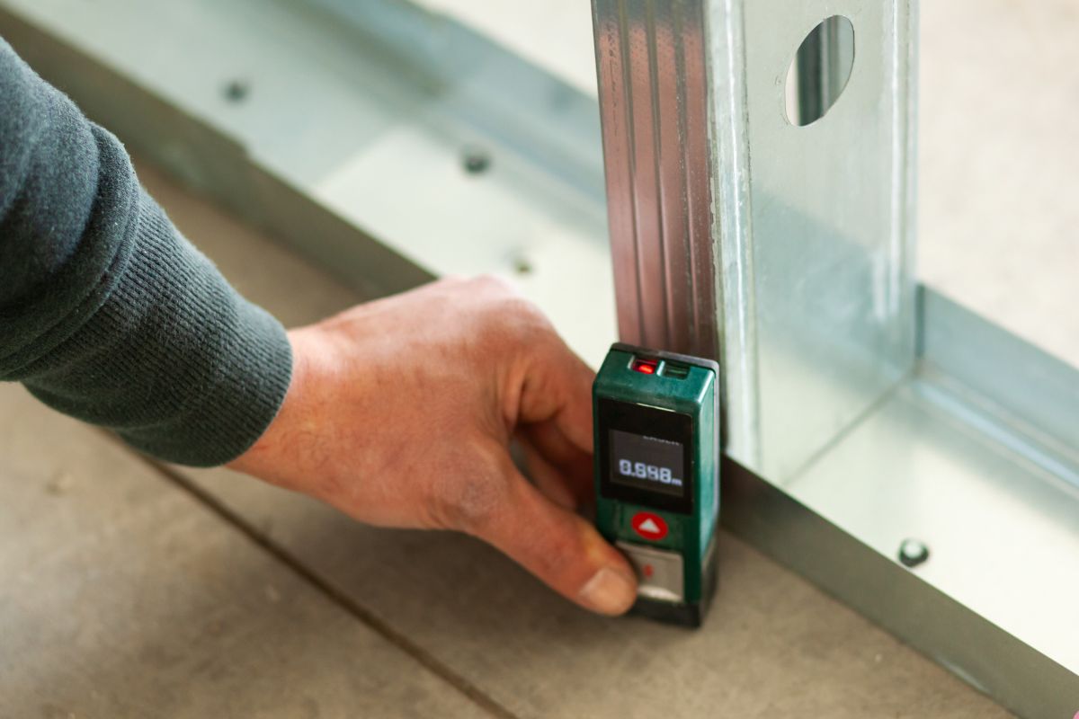 Digital Laser Measuring Tool