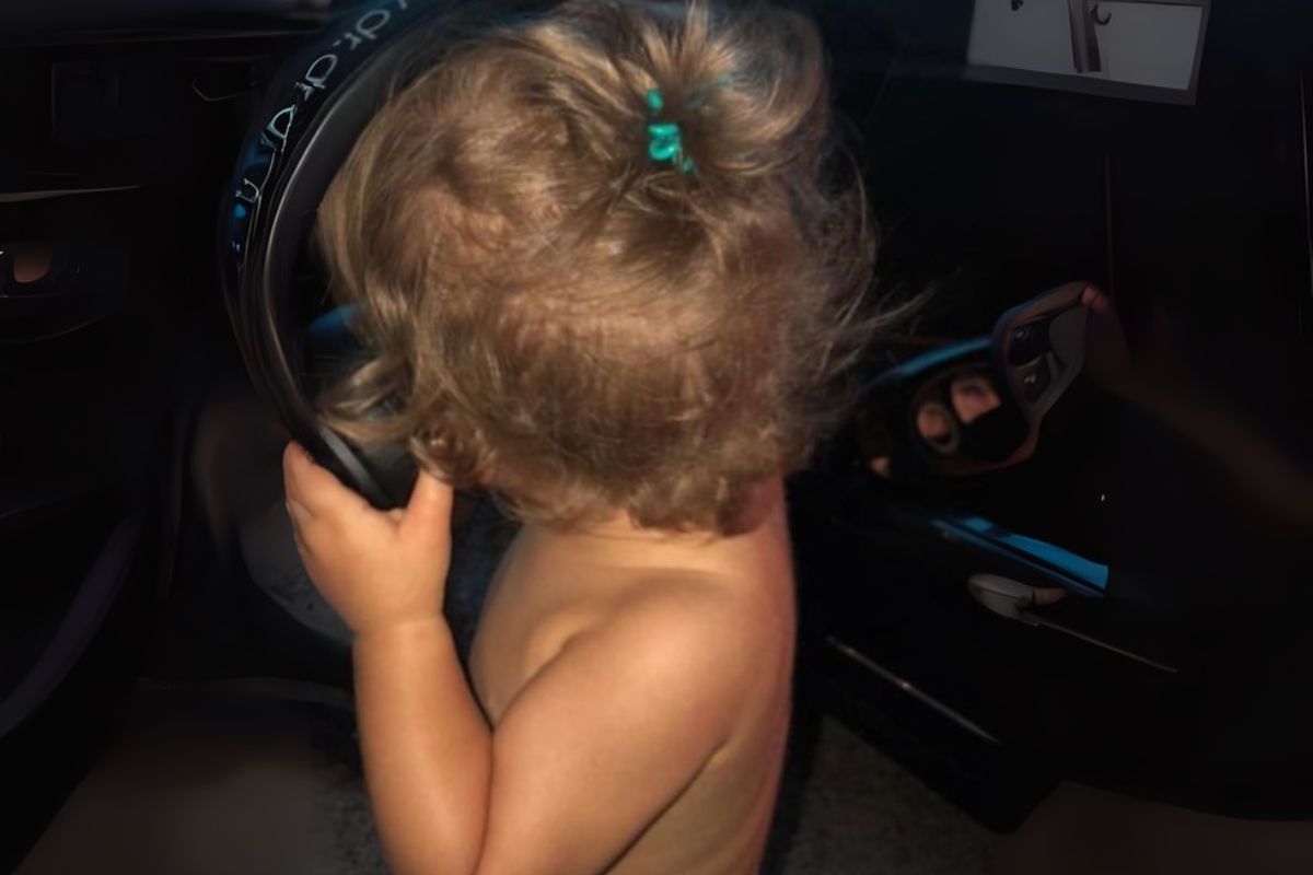 Does Liam Payne share photos of his son? 