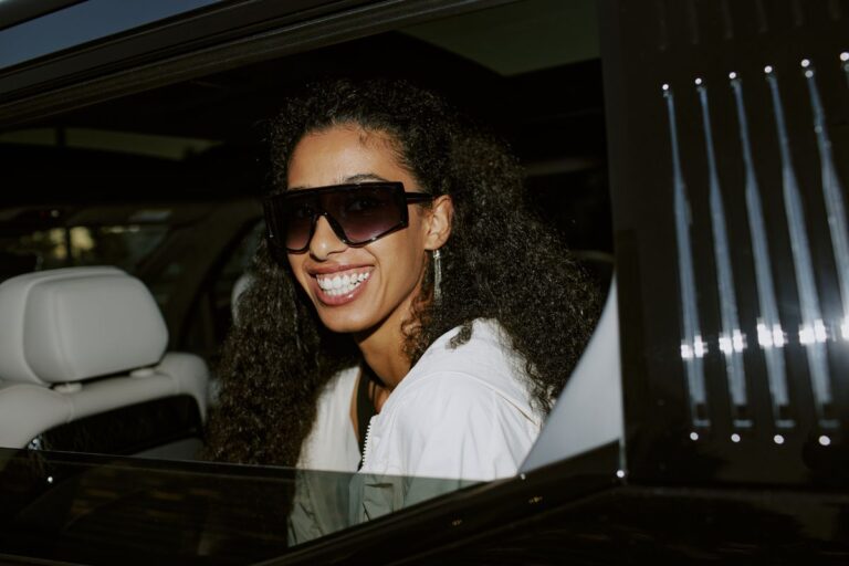 Celebrity-Worthy White Smile Tips