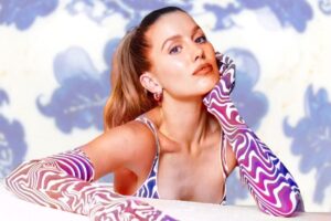 how old is caggie dunlop