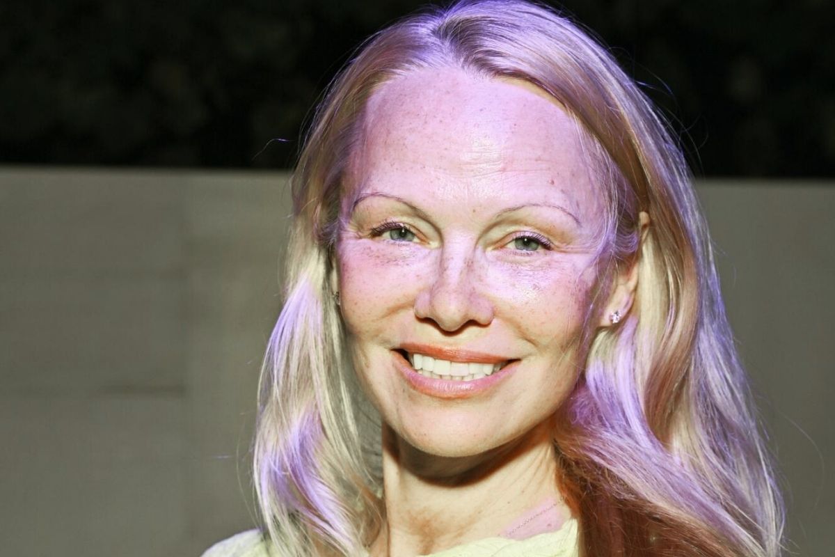 Pamela Anderson no makeup look at Paris Fashion Week