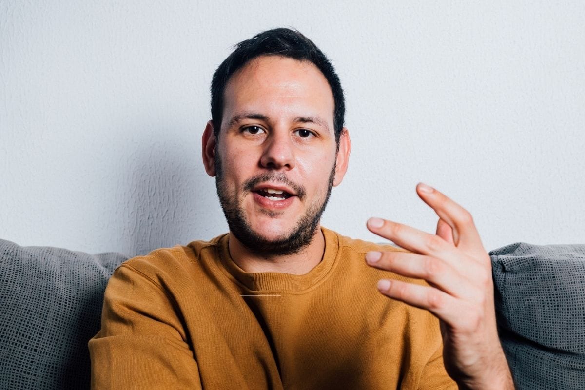 How to Spot the Fakes