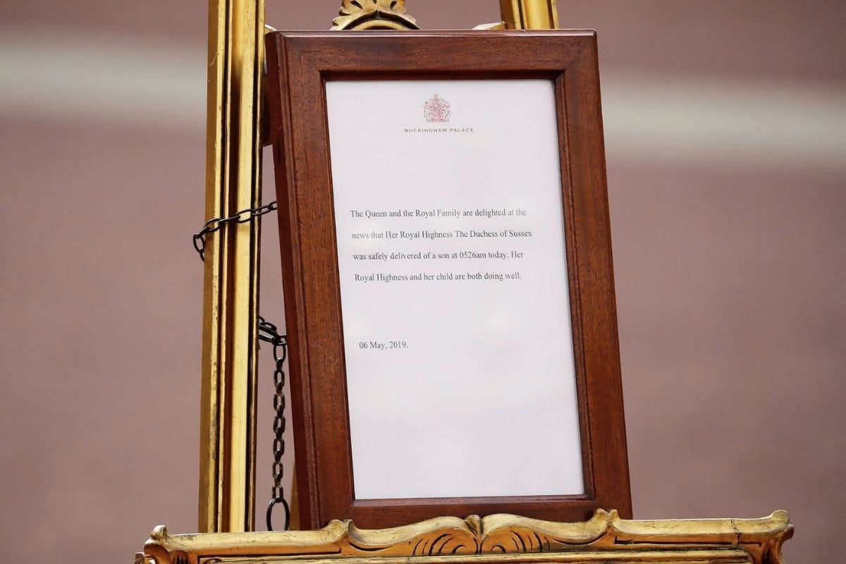 Traditional royal baby announcements