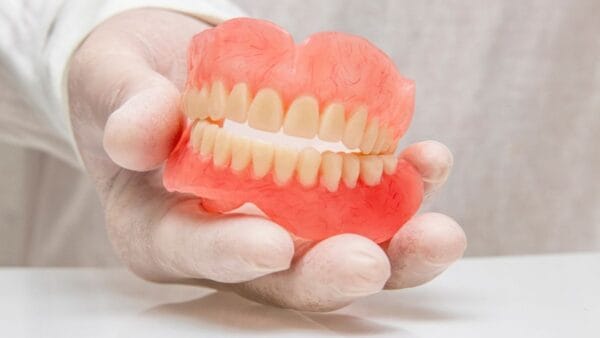What to Know About Dentures, Comfort and Long-Term Care